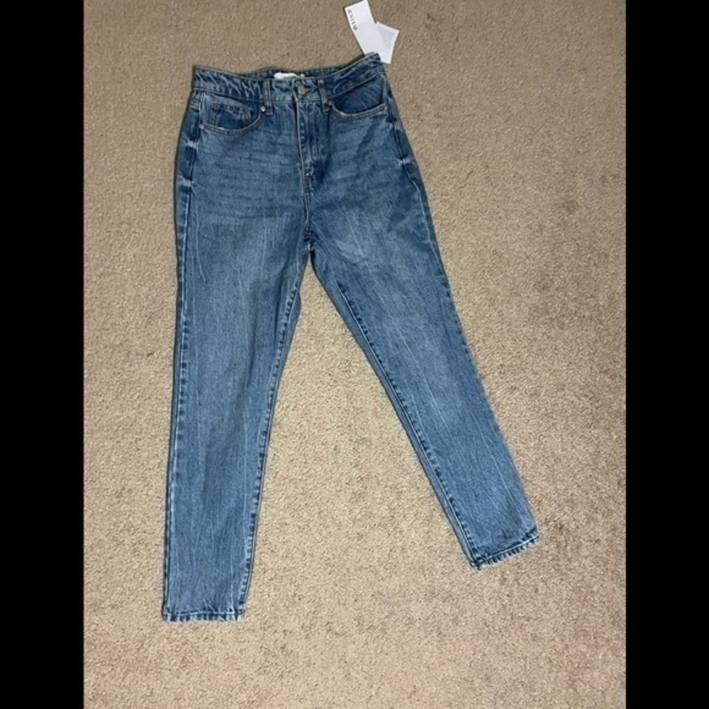 JustFab straight leg relaxed high‎ rise Jeans size 26 NWT